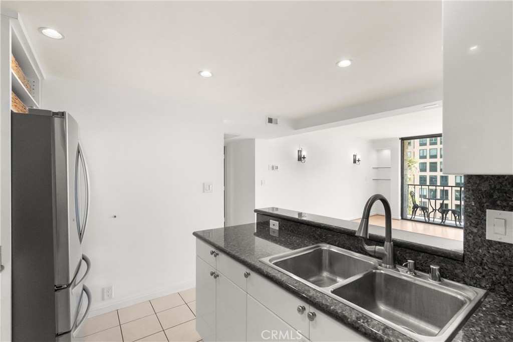 MLS #OC25243411 image #14