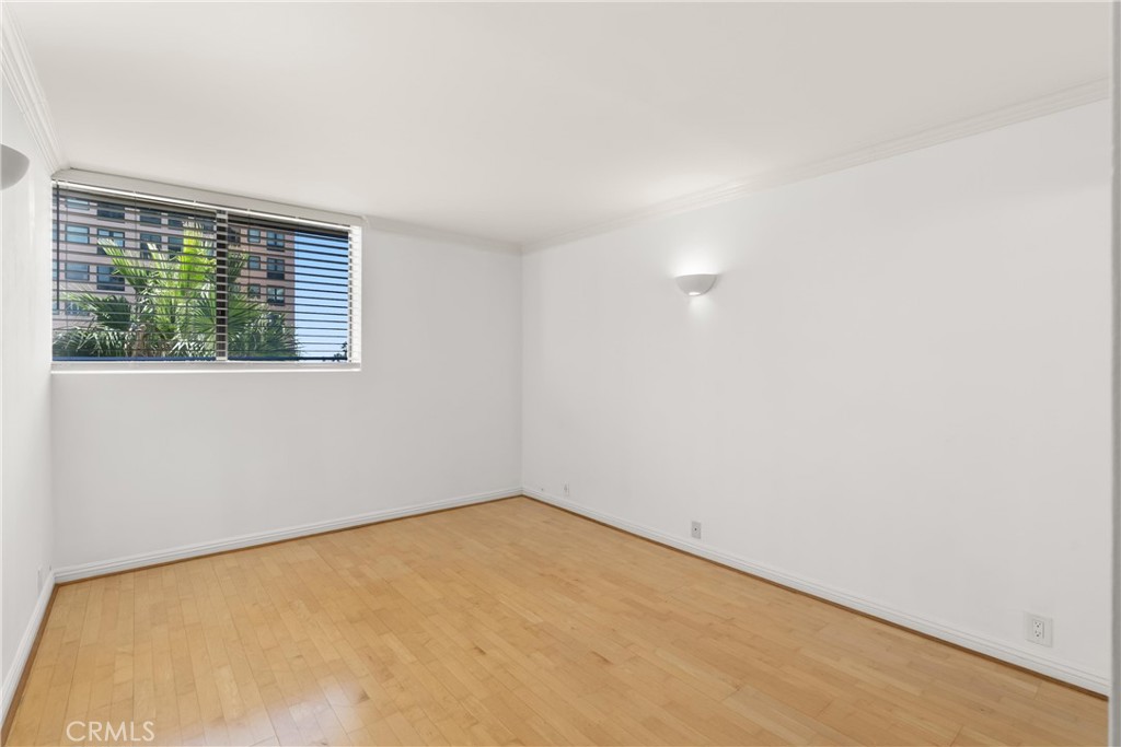 MLS #OC25243411 image #17