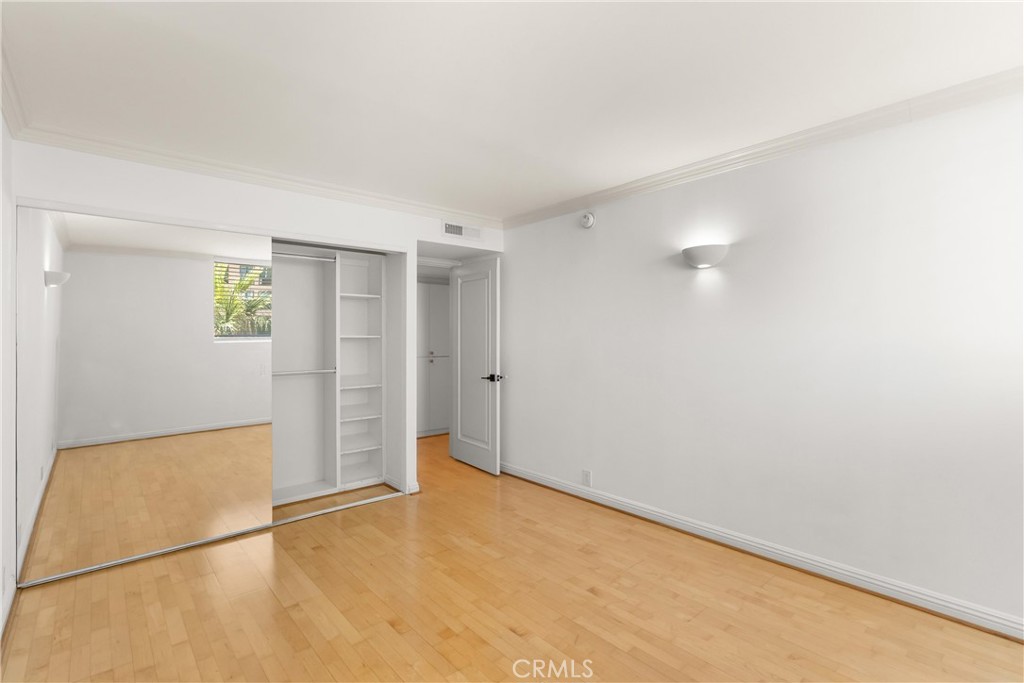 MLS #OC25243411 image #18