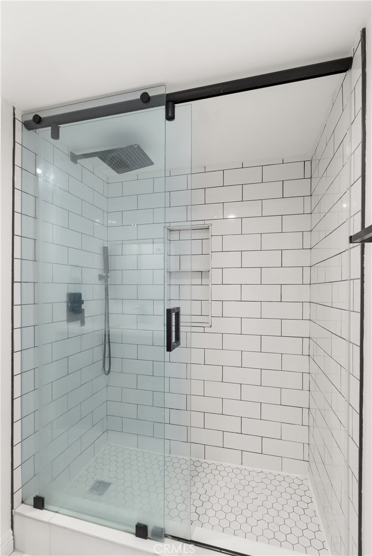 MLS #OC25243411 image #21