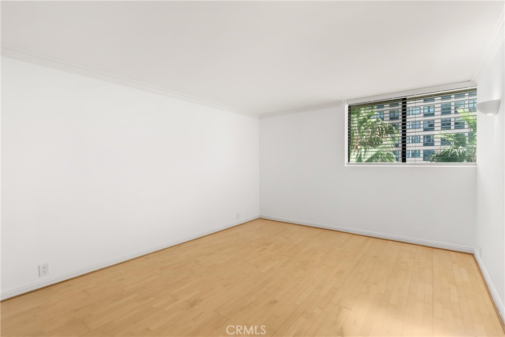 MLS #OC25243411 image #23