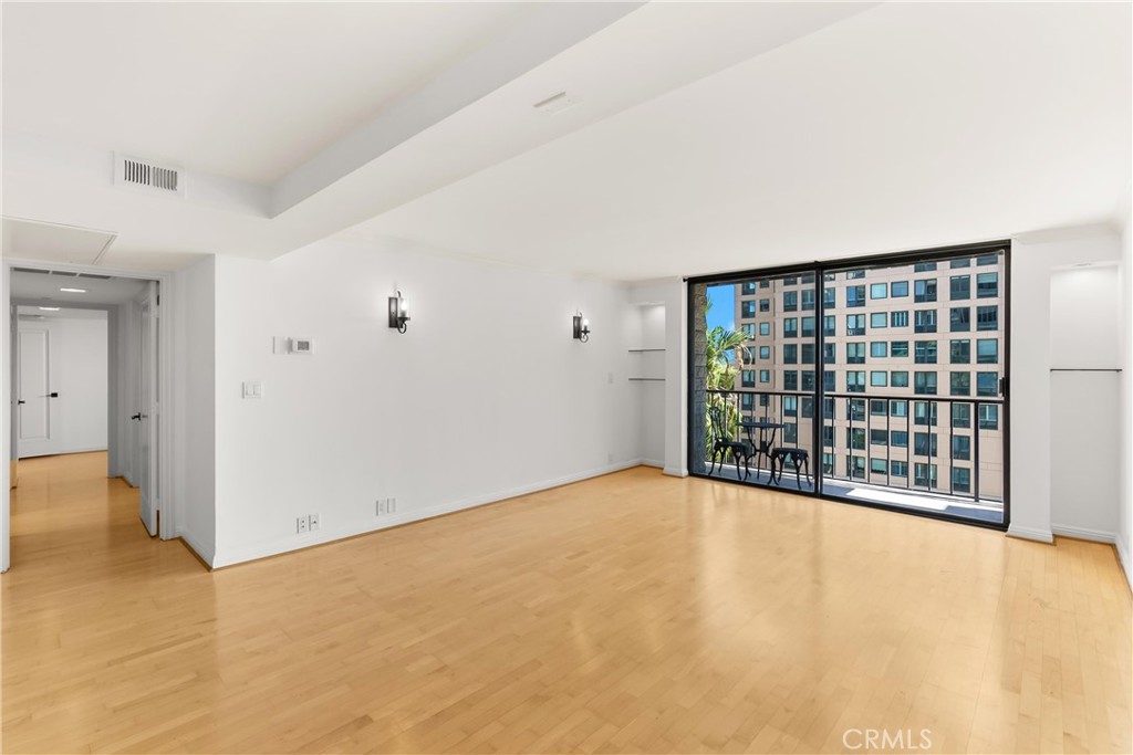 MLS #OC25243411 image #3