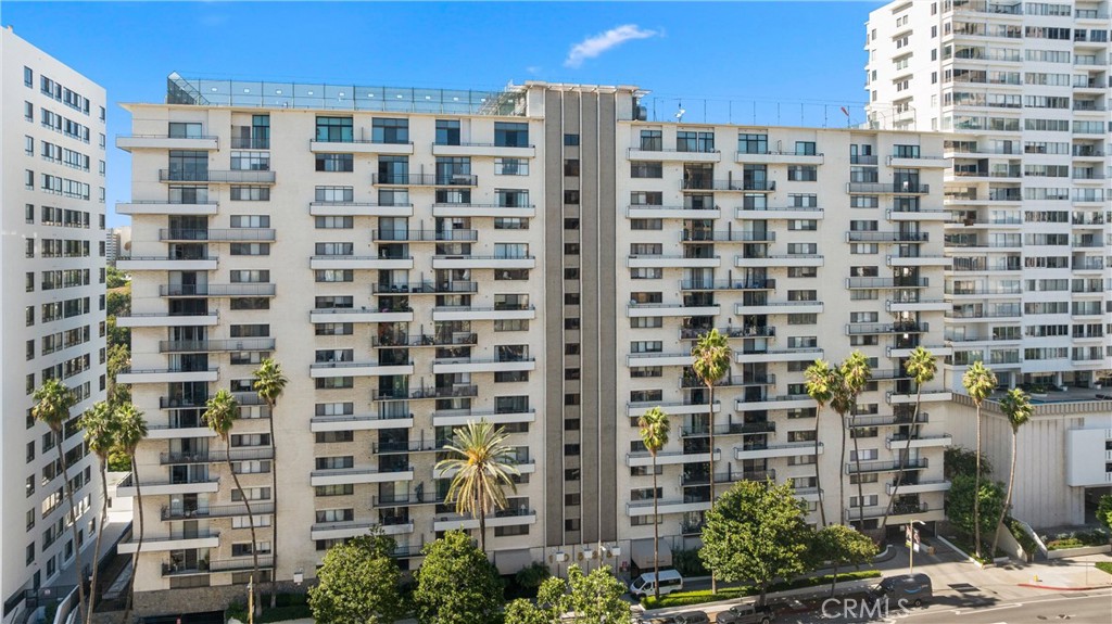 MLS #OC25243411 image #32