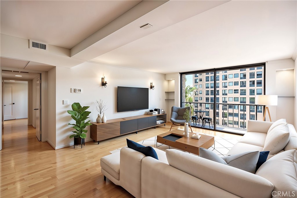 MLS #OC25243411 image #4