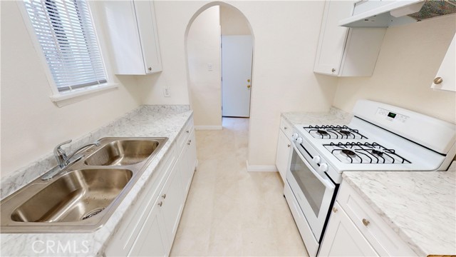 MLS #OC25243436 image #15