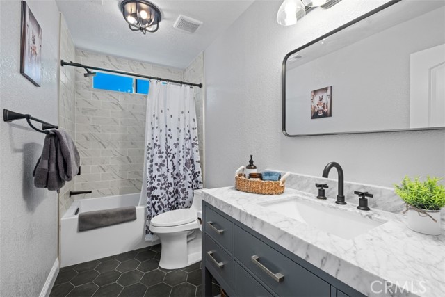 MLS #OC25243440 image #13