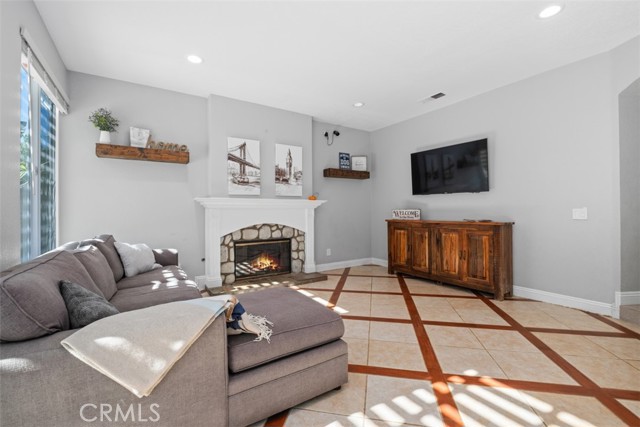 MLS #OC25243440 image #16