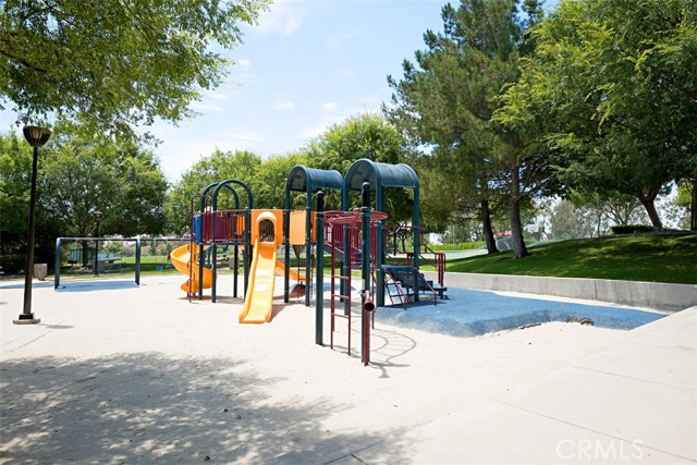 MLS #OC25243440 image #30