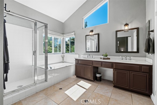 MLS #OC25243440 image #9