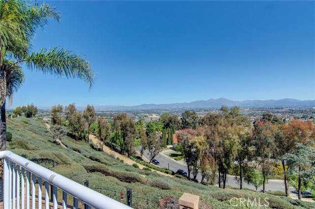 MLS #OC25243490 image #3