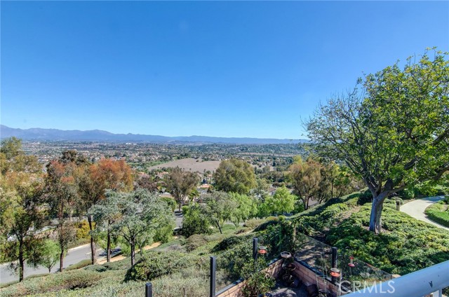 MLS #OC25243490 image #9