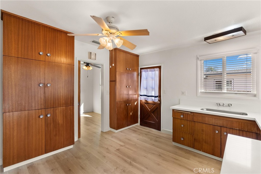 MLS #OC25243491 image #10