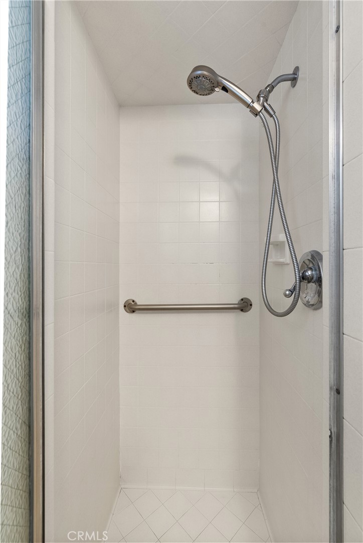 MLS #OC25243491 image #18