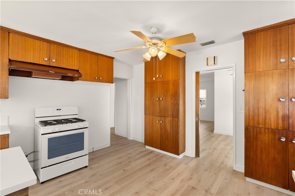 MLS #OC25243491 image #8