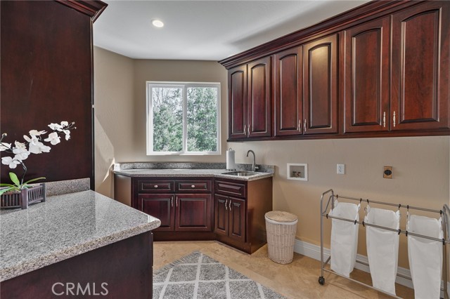 MLS #OC25243506 image #32