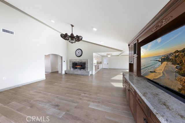 MLS #OC25243522 image #11