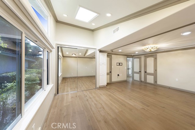 MLS #OC25243522 image #31