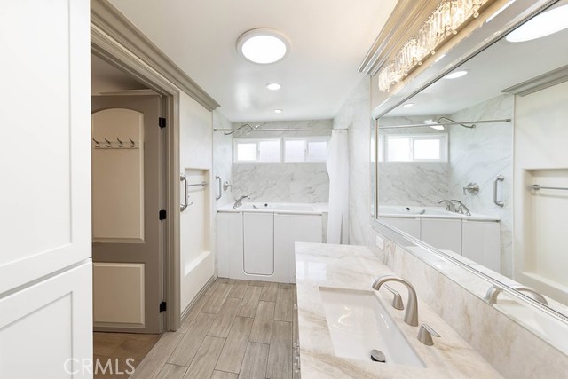 MLS #OC25243522 image #32