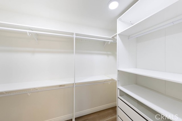 MLS #OC25243522 image #34