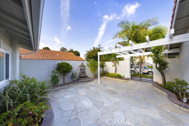 MLS #OC25243522 image #4