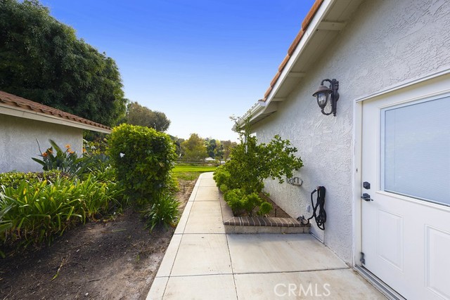 MLS #OC25243522 image #40