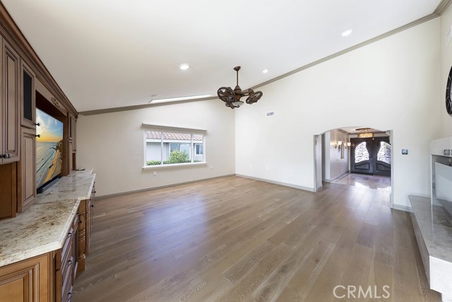 MLS #OC25243522 image #7