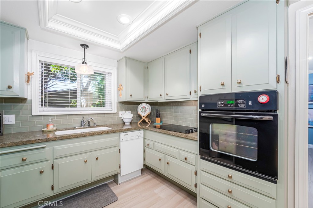 MLS #OC25243527 image #12