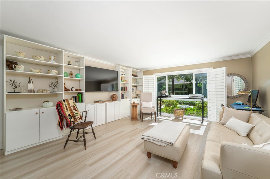 MLS #OC25243527 image #6