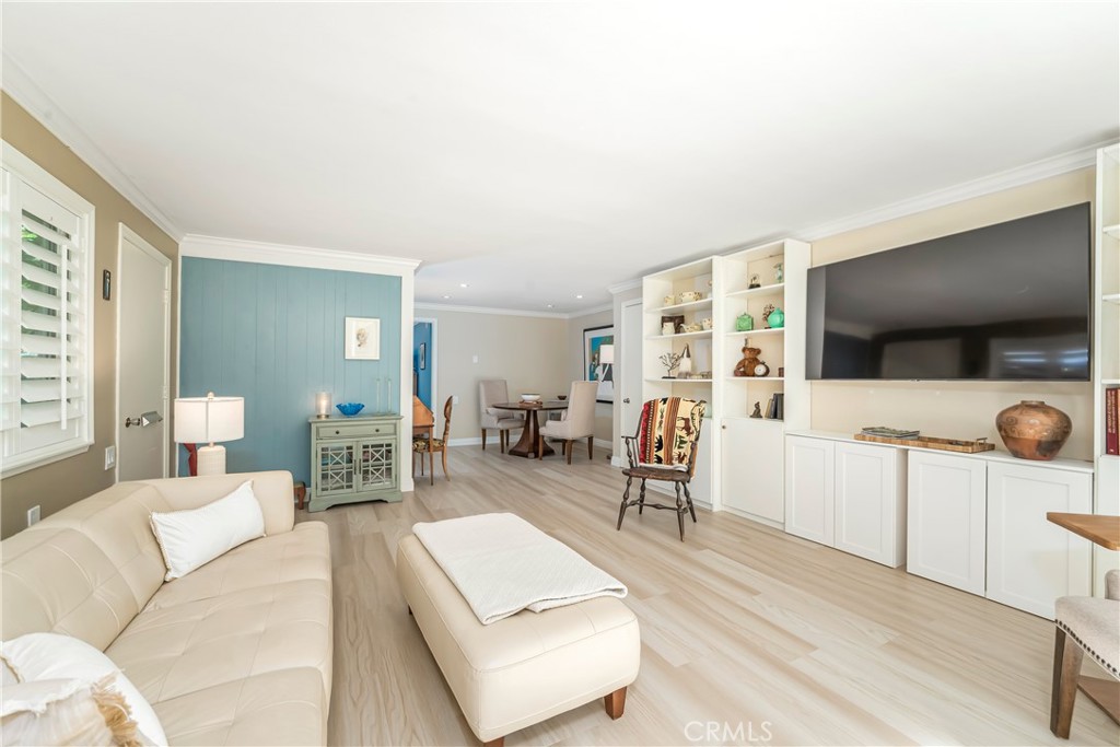 MLS #OC25243527 image #8