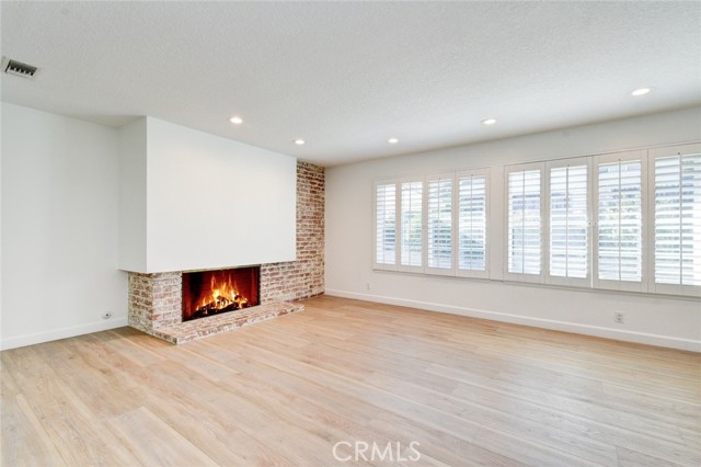 MLS #OC25243535 image #1