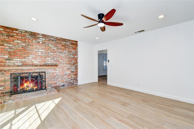 MLS #OC25243535 image #11