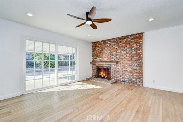 MLS #OC25243535 image #15