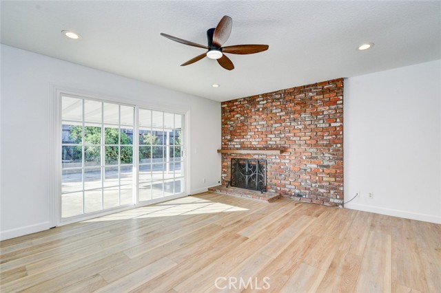 MLS #OC25243535 image #16