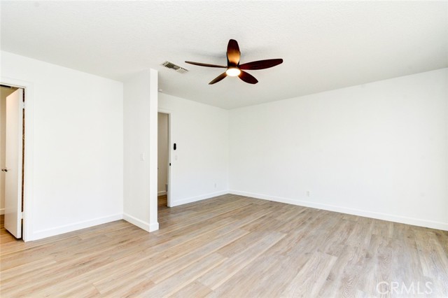 MLS #OC25243535 image #24