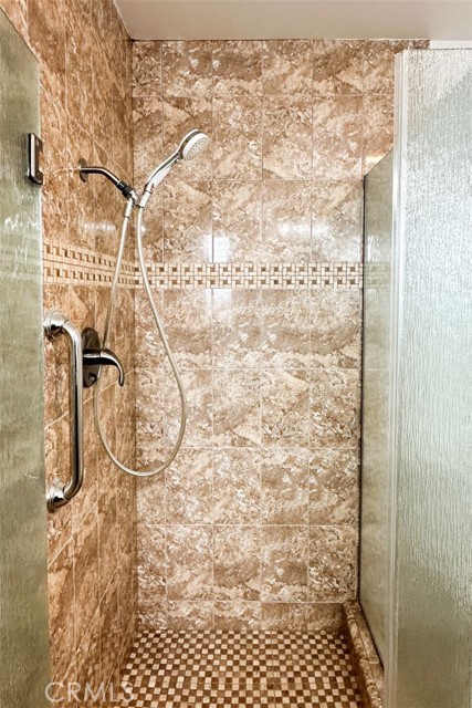 MLS #OC25243535 image #31