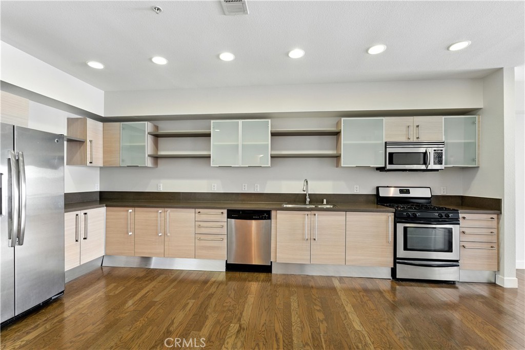 MLS #OC25243611 image #26