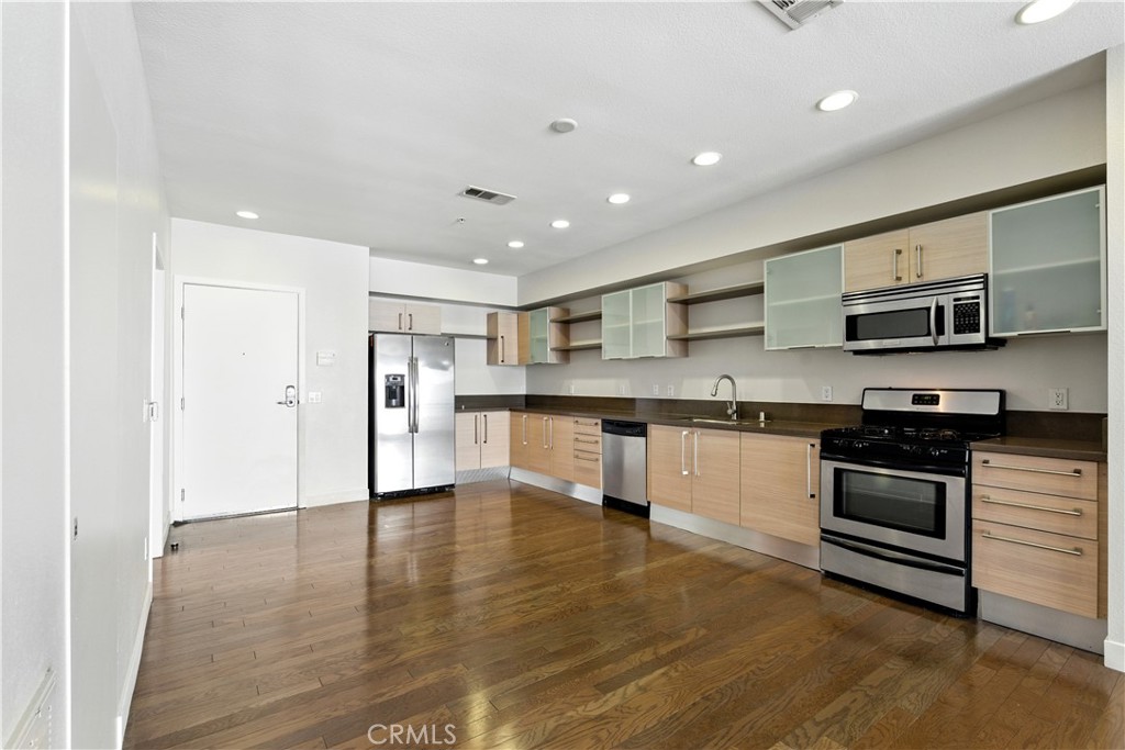 MLS #OC25243611 image #27