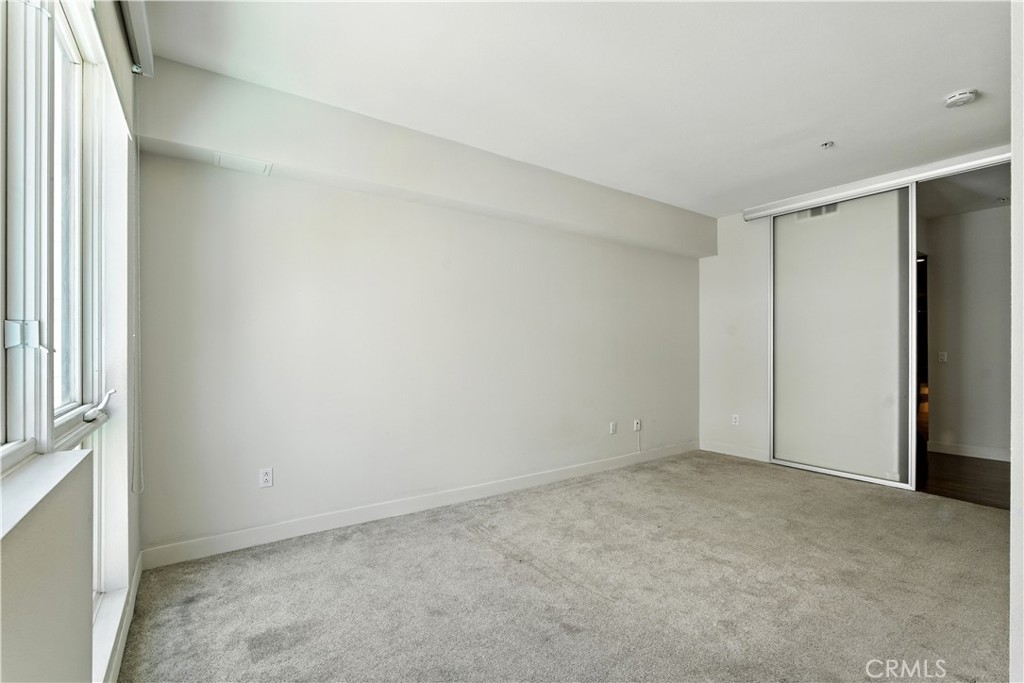 MLS #OC25243611 image #33