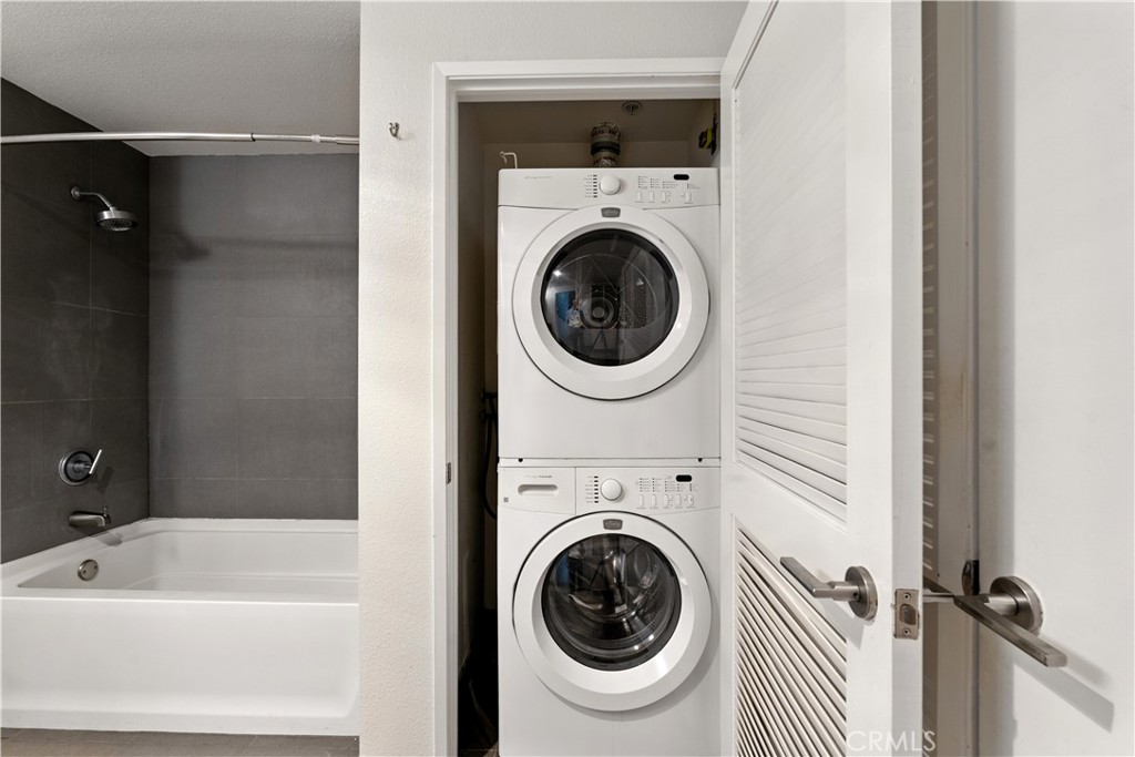 MLS #OC25243611 image #37