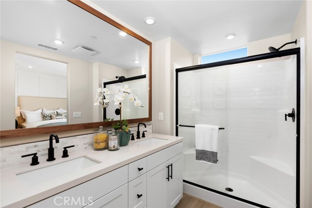 MLS #OC25243640 image #17