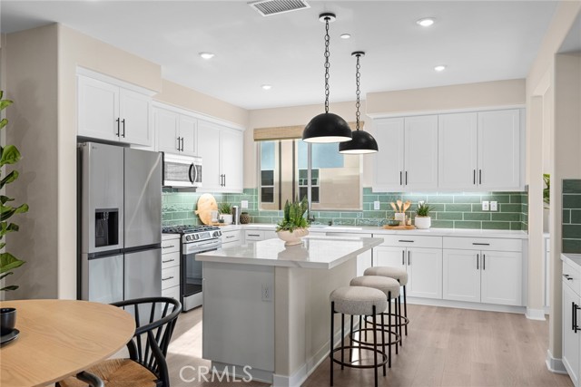 MLS #OC25243640 image #8