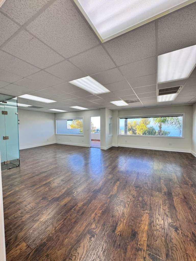 MLS #OC25243659 img 1