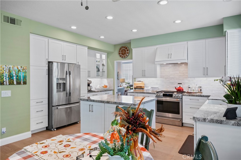 MLS #OC25243664 image #17