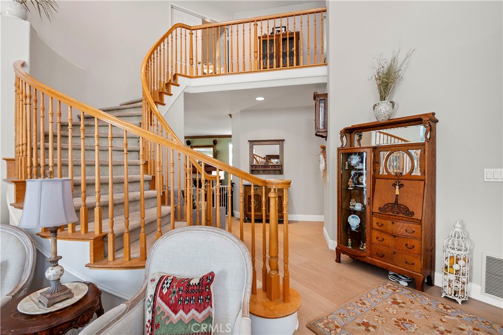 MLS #OC25243664 image #2