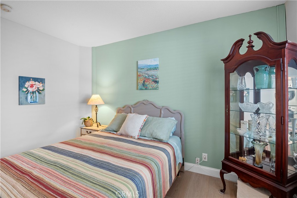 MLS #OC25243664 image #24