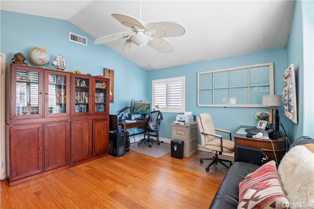 MLS #OC25243664 image #30