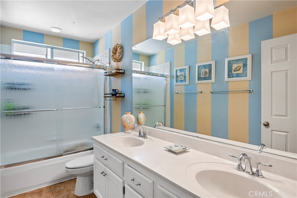 MLS #OC25243664 image #32