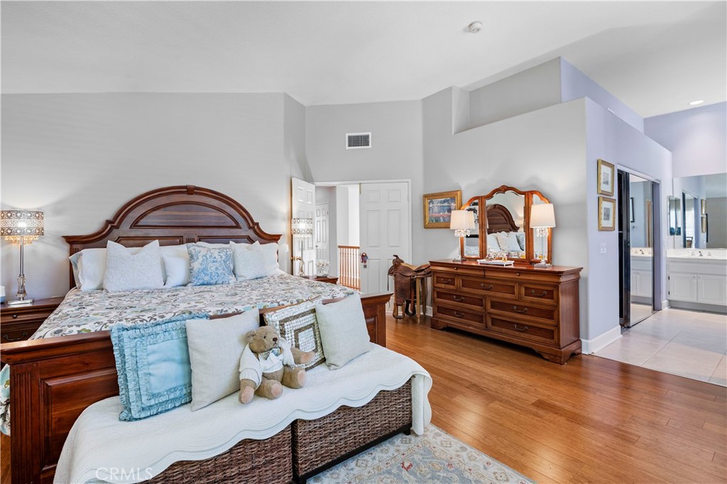 MLS #OC25243664 image #35