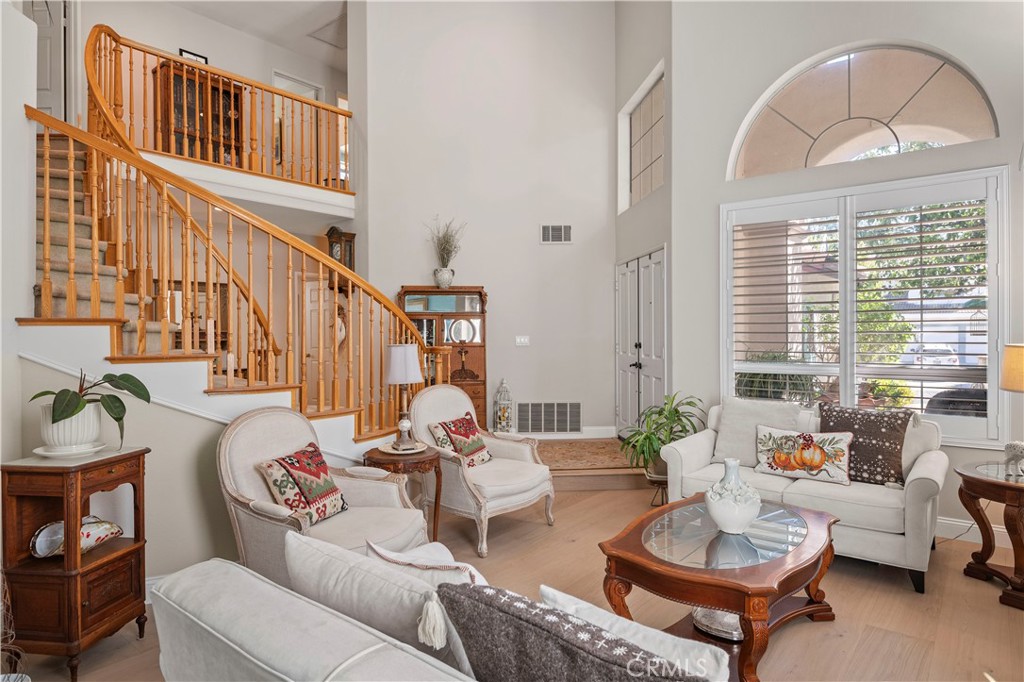 MLS #OC25243664 image #4