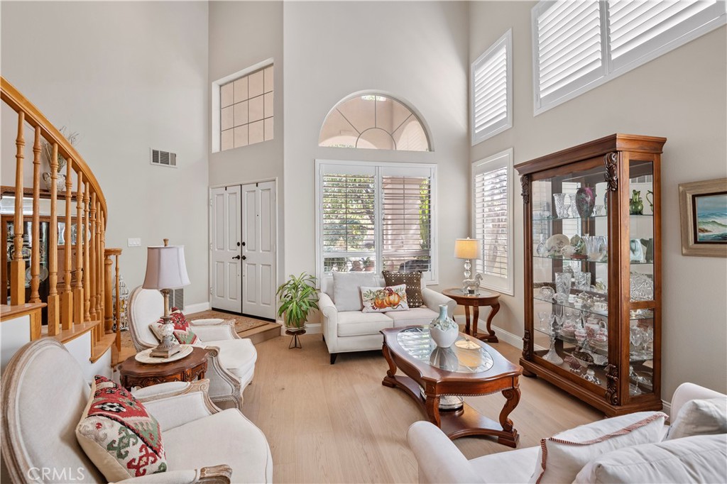 MLS #OC25243664 image #5